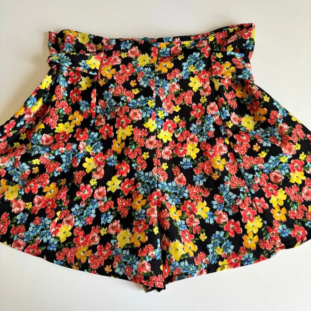 Monteau Floral Boho High Waisted Front Tie Shorts Women’s Large Black Multicolor - Picture 6 of 7